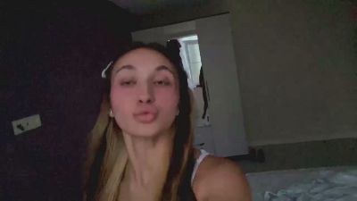 ThanhBhalla live cam on Cam4