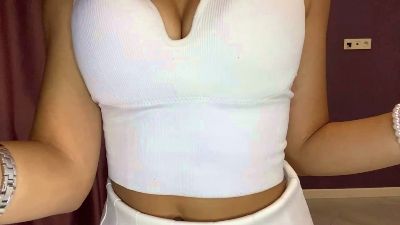 ThanhBhalla live cam on Cam4