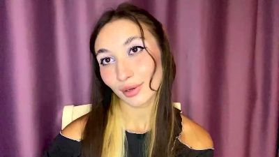 ThanhBhalla live cam on Cam4