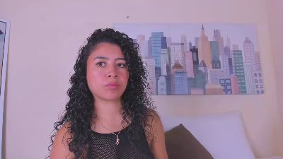 Thara25 live cam on Cam4