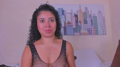 Thara25 live cam on Cam4