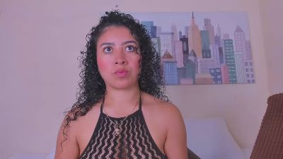 Thara25 live cam on Cam4