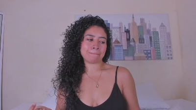 Thara25 live cam on Cam4