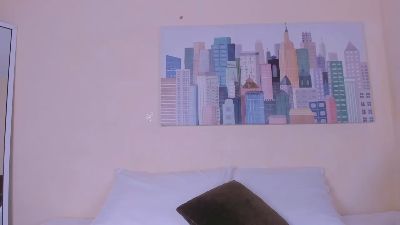 Thara25 live cam on Cam4