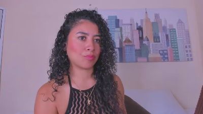 Thara25 live cam on Cam4
