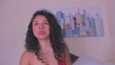 Thara25 live cam on Cam4