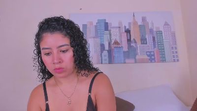 Thara25 live cam on Cam4