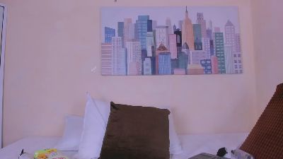 Thara25 live cam on Cam4