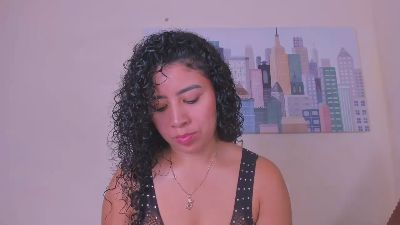 Thara25 live cam on Cam4