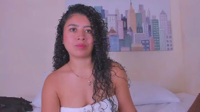 Thara25 live cam on Cam4