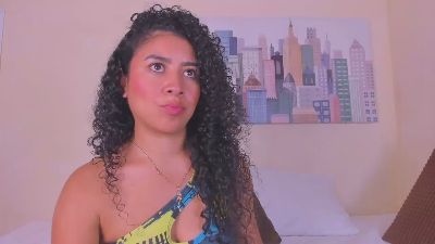 Thara25 live cam on Cam4