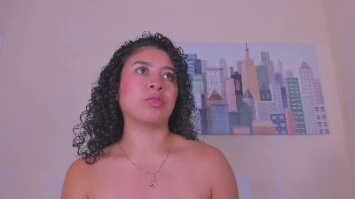 Thara25 live cam on Cam4