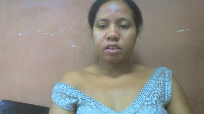 Tharcile live cam on Cam4