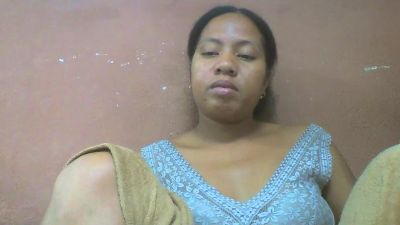 Tharcile live cam on Cam4
