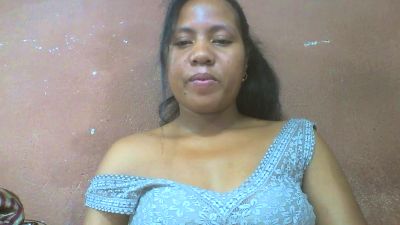 Tharcile live cam on Cam4