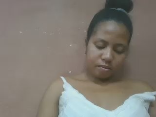 Tharcile live cam on Cam4