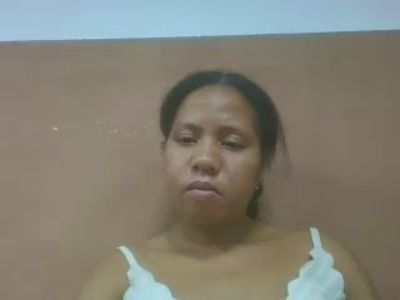 Tharcile live cam on Cam4