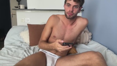 TheBrokeScholar live cam on Cam4