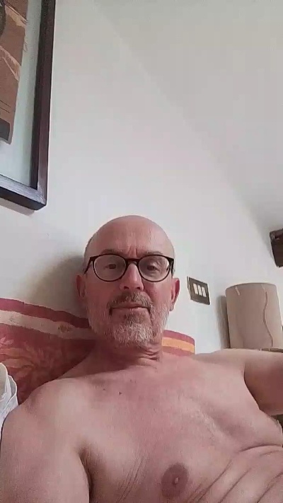 TheDearDaddy live cam on Cam4