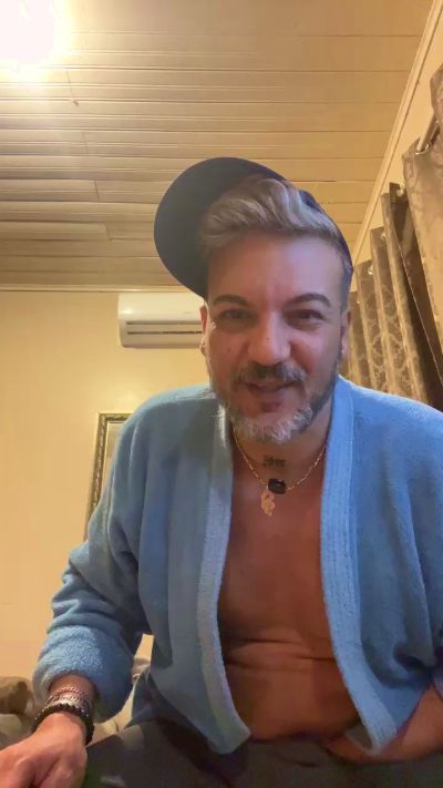 TheGois live cam on Cam4