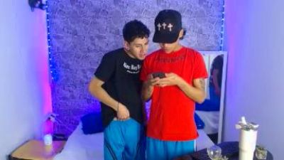 TheHotDuo20 live cam on Cam4