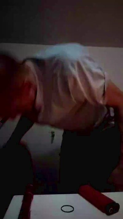 TheJohnson live cam on Cam4