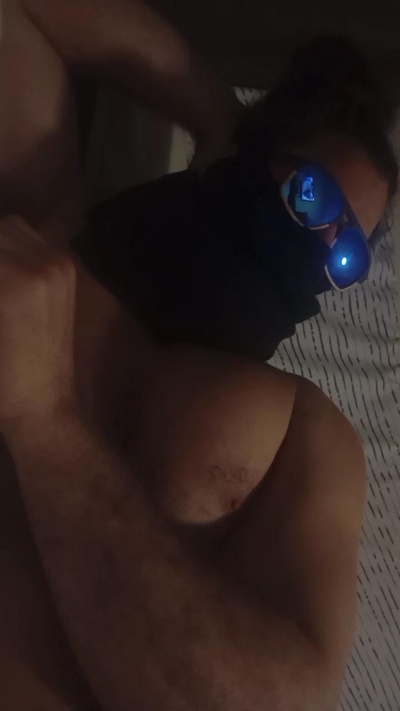 TheRealKingLue live cam on Cam4