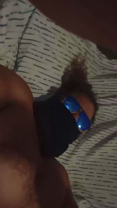 TheRealKingLue live cam on Cam4