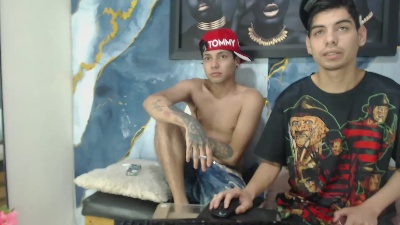 TheShamefulBoys live cam on Cam4