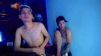 TheShamefulBoys live cam on Cam4