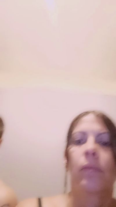 TheSillyRabbitz live cam on Cam4