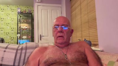 The_helmet7 live cam on Cam4