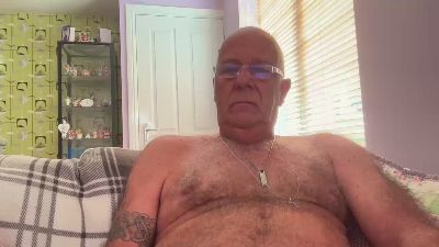 The_helmet7 live cam on Cam4