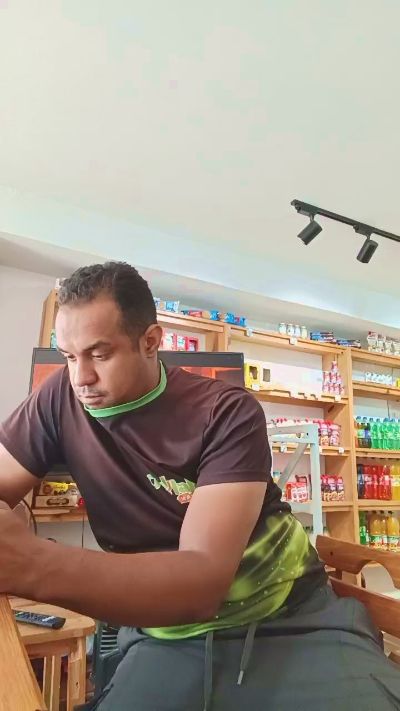 Theblack202020 live cam on Cam4
