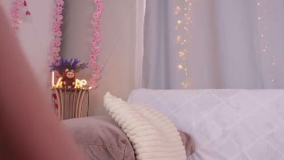 ThedaSvetlak live cam on Cam4