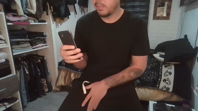 Theeloy live cam on Cam4