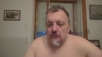 Theitalianpapi live cam on Cam4