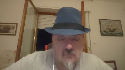 Theitalianpapi live cam on Cam4
