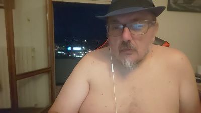 Theitalianpapi live cam on Cam4