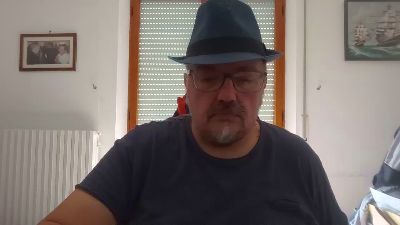 Theitalianpapi live cam on Cam4