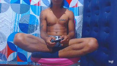 Theniga live cam on Cam4