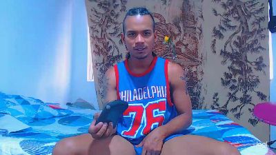 Theniga live cam on Cam4