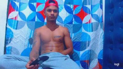 Theniga live cam on Cam4