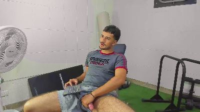 Theo_BossX live cam on Cam4