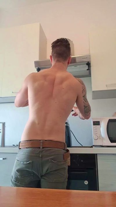 Therock90 live cam on Cam4