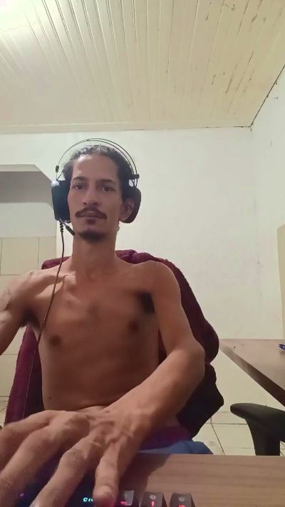 Theyllors2 live cam on Cam4