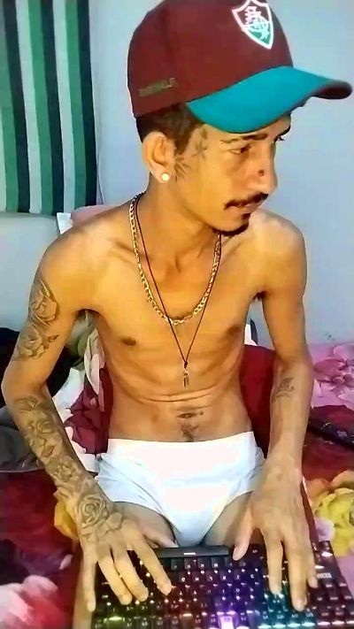 Theyllors2 live cam on Cam4