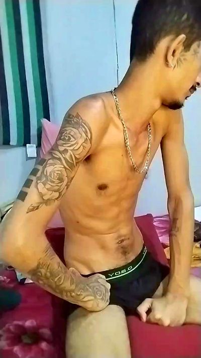 Theyllors2 live cam on Cam4