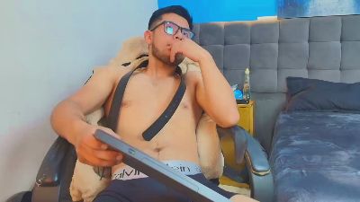 ThiagoVegga live cam on Cam4