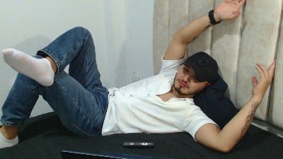Thiago_420_ live cam on Cam4